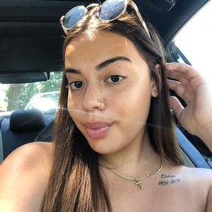 Meet your Posher, Alexis